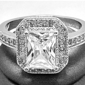 4.32 ctw White Sapphire